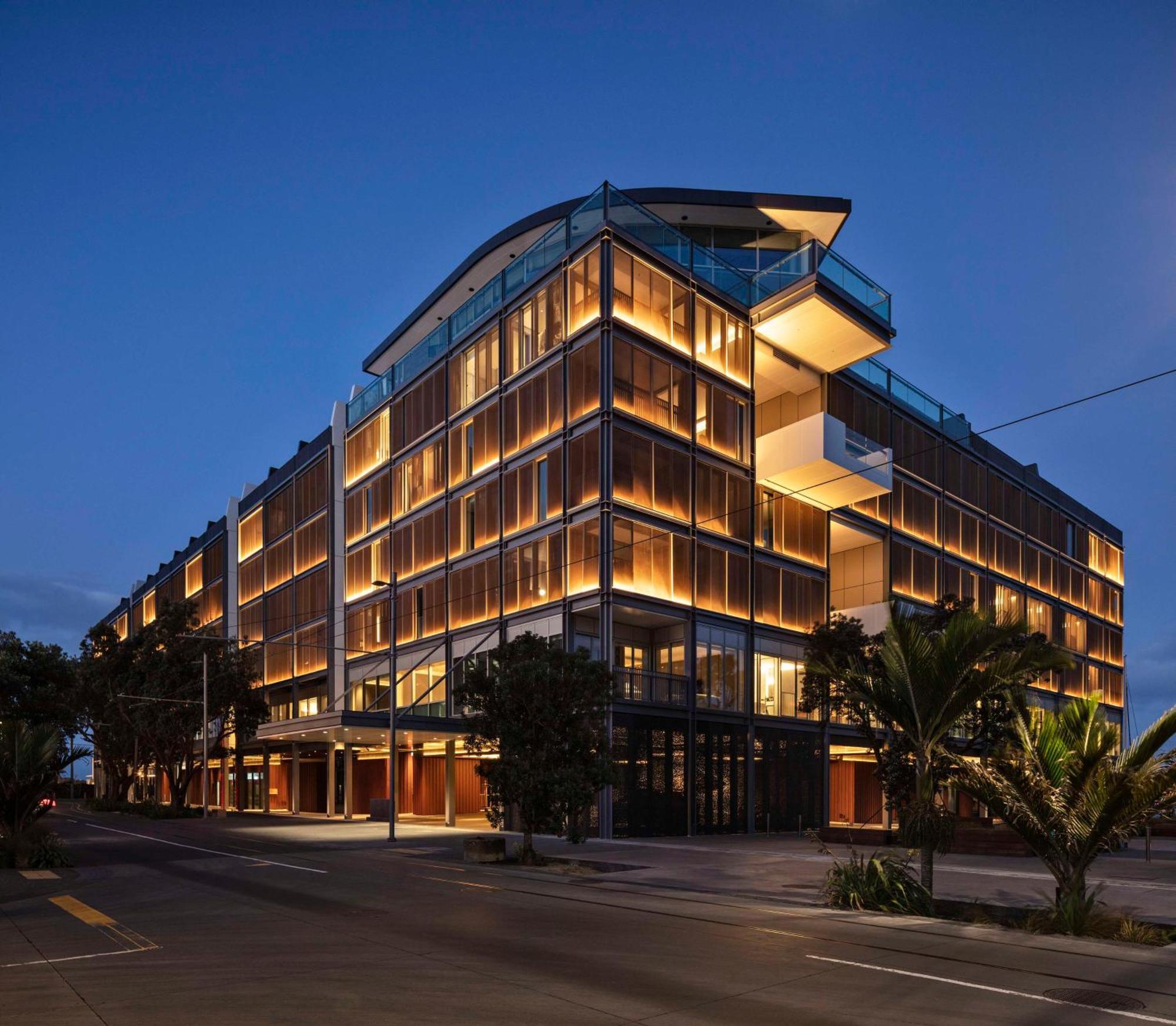 Park Hyatt Auckland Hotel Exterior photo The hotel at night